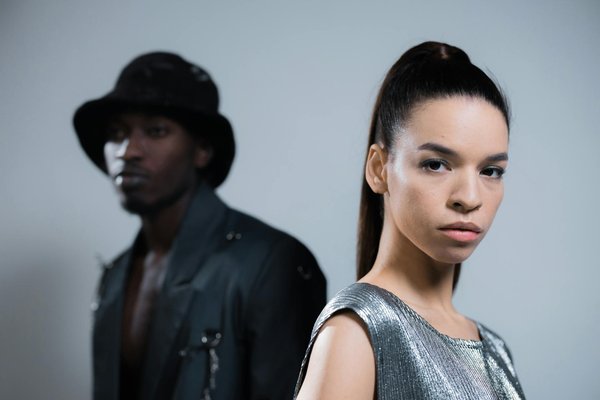 How Do UK Women Incorporate Seasonal Colors into Their Fashion Choices?